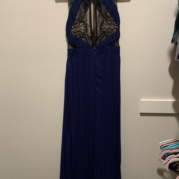 Long formal dress - Picture 4 of 6